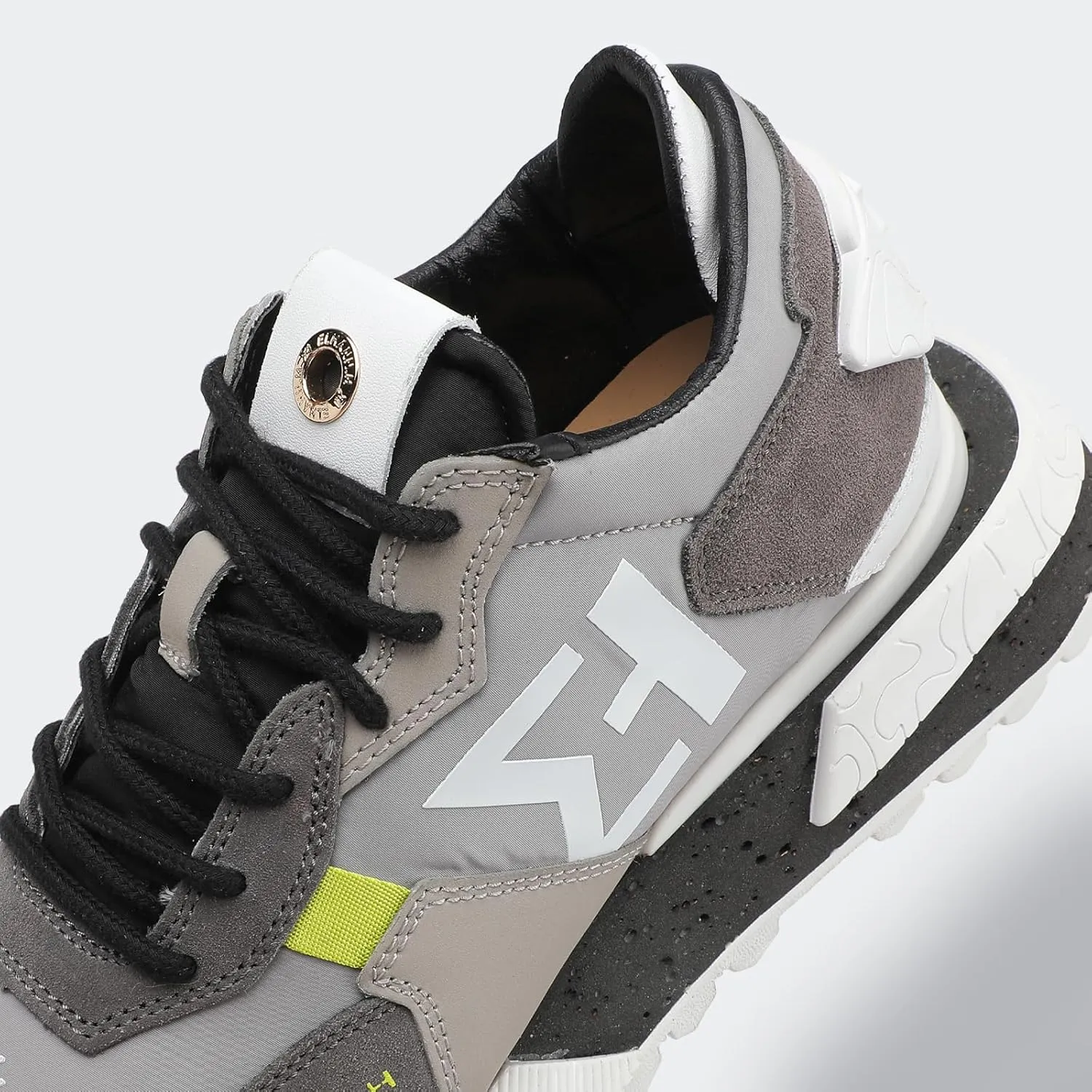 ELHANN.H The NSJ Sneakers Mix of Modernity and Graphic with a Dynamics Touch.