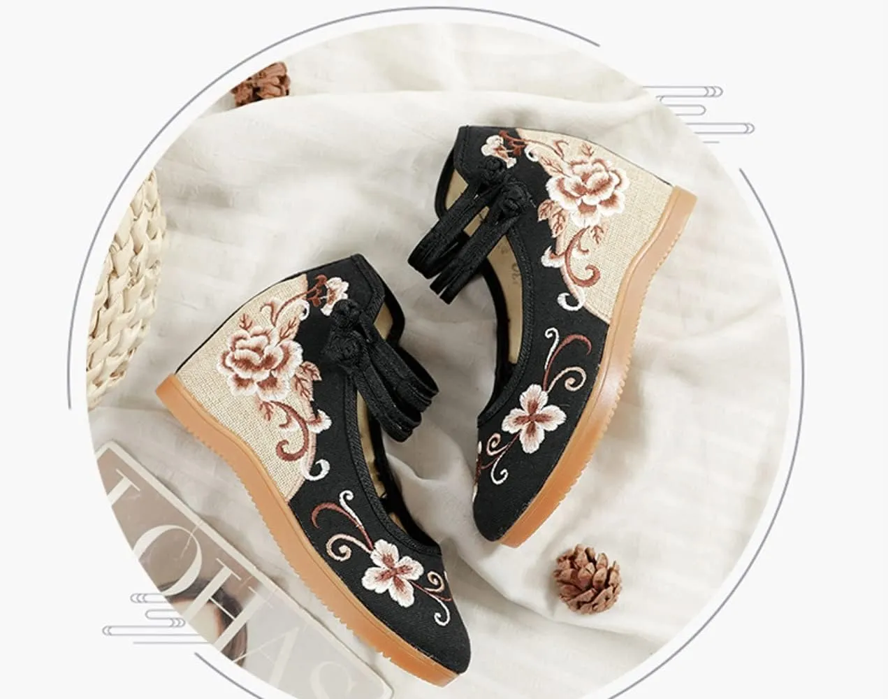 Embroidered Cloth Shoes Comfortable Round Toe Loafers Chinese Canvas Shoes Mary Jane Shoes