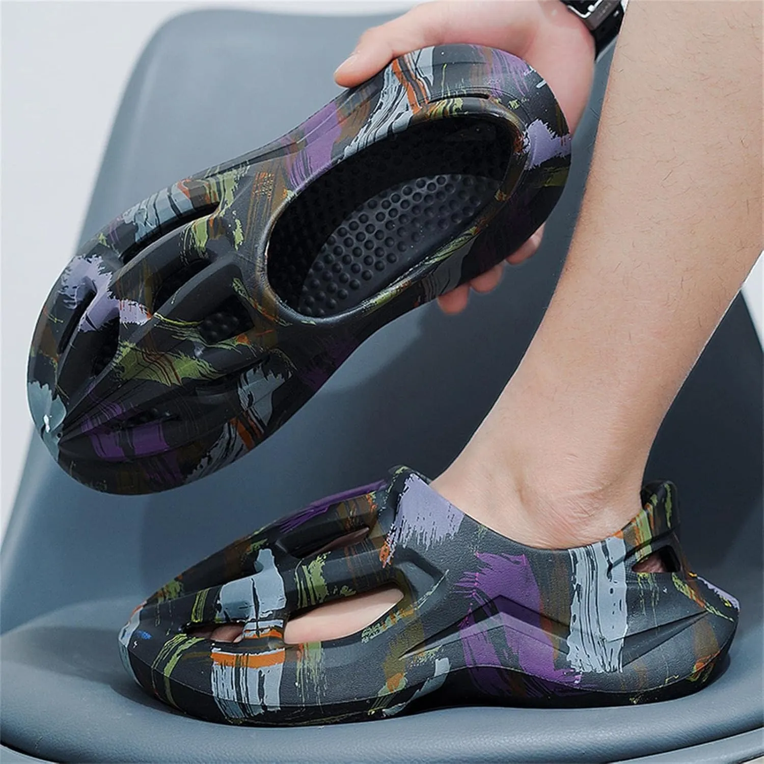 Foam Runners for Men Non-Slip Quick-Drying Outdoor Pillows Shoes Slip-On Soft Beach Sandals Walking Breathable Couple Sneakers Fashion Thick Slippers
