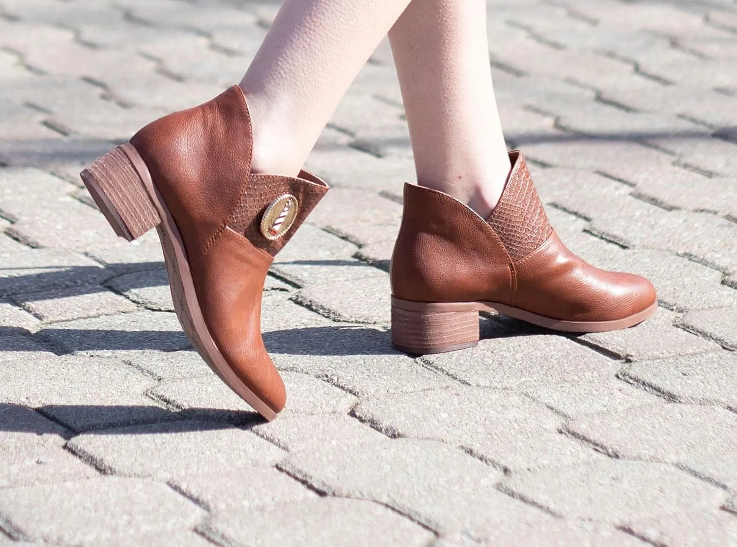 LINDSAY PHILLIPS Women's Ankle Fashion Boot