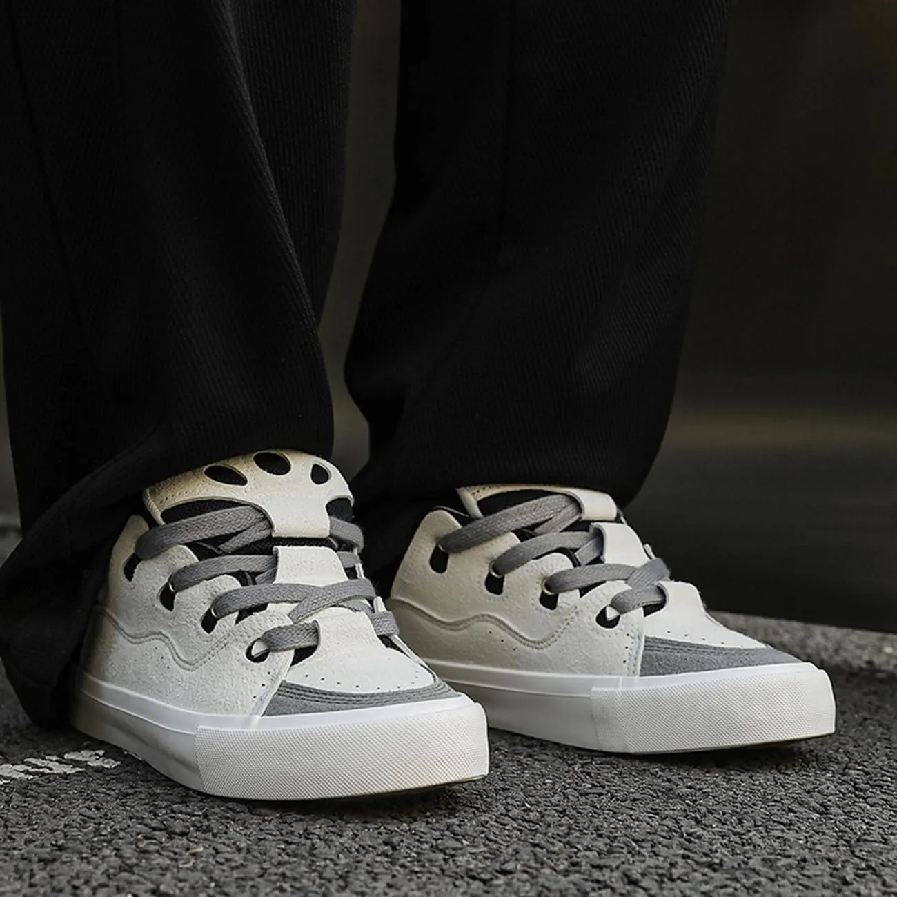 Men's Casual Low Top Sneakers Women Lace-Up Walking Flats Fashion Colorblock Skateboard Shoes