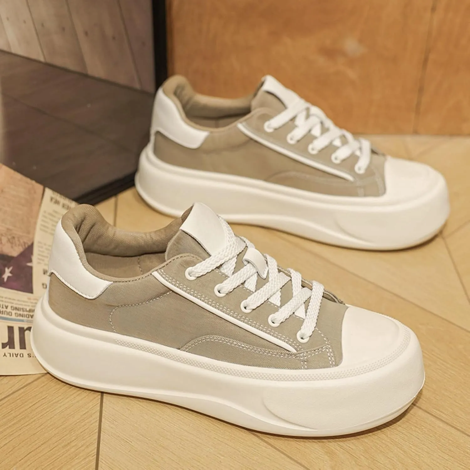 Men's Fashion Low Top Leather Platform Lace-Up Sneakers Retro Non Slip Workout Sport Skate Shoes for Tennis Walking Driving