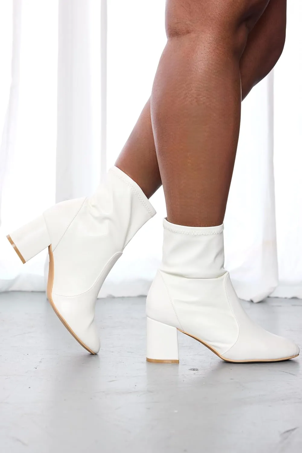 RF ROOM OF FASHION Women's Wide Width Block Heel Ankle Boots - Plus Size Friendly