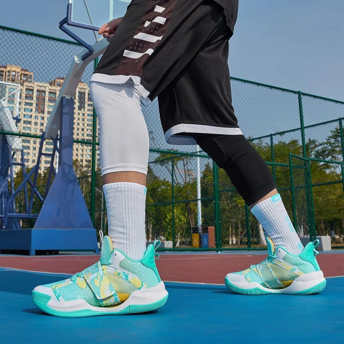 Womens Mens Basketball Shoes Comfortable Fashion Athletic Sneakers Breathable Non Slip Lace up Shoe