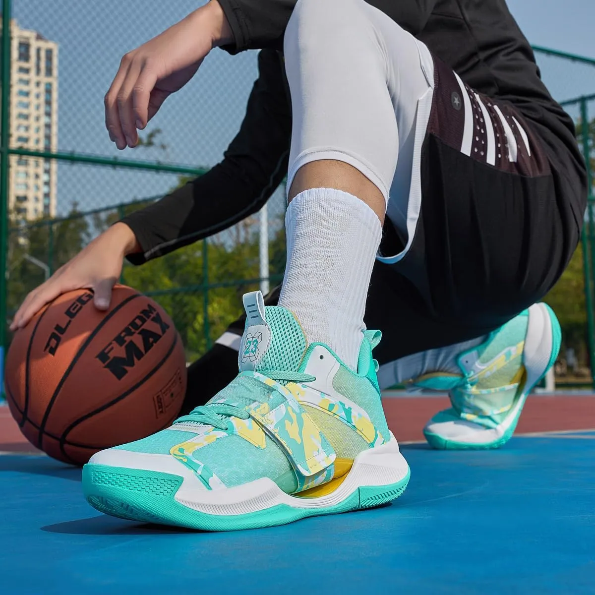 Womens Mens Basketball Shoes Comfortable Fashion Athletic Sneakers Breathable Non Slip Lace up Shoe